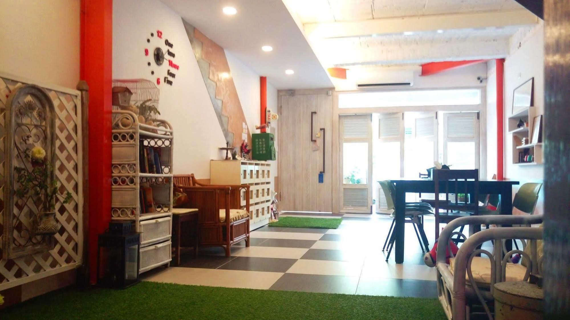 Dearhouse Lägenhet Tainan Exteriör bild