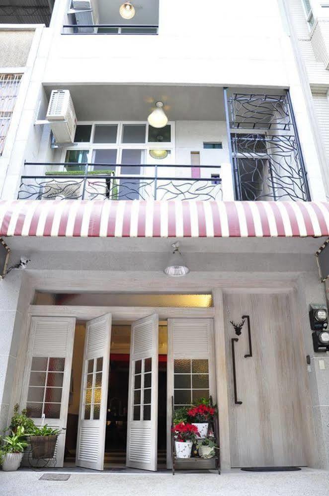 Dearhouse Lägenhet Tainan Exteriör bild